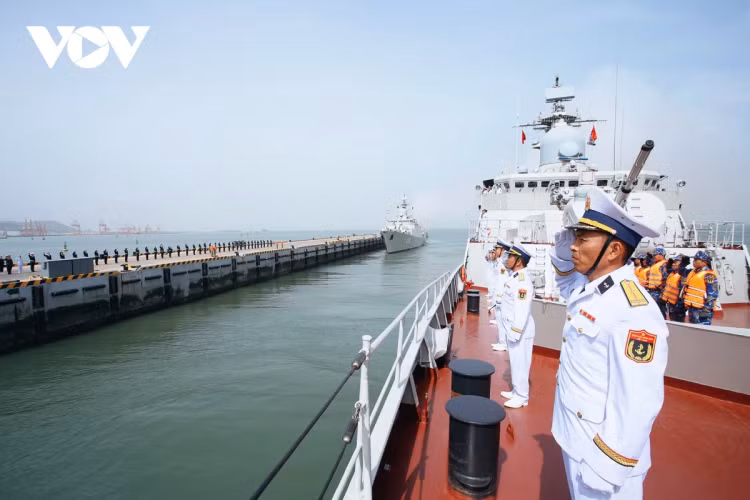 Hải quân Việt Nam và Trung Quốc tuần tra liên hợp trên vịnh Bắc Bộ - Hình 3 Hai quan Viet Nam va Trung Quoc tuan tra lien hop tren vinh Bac Bo-Hinh-3