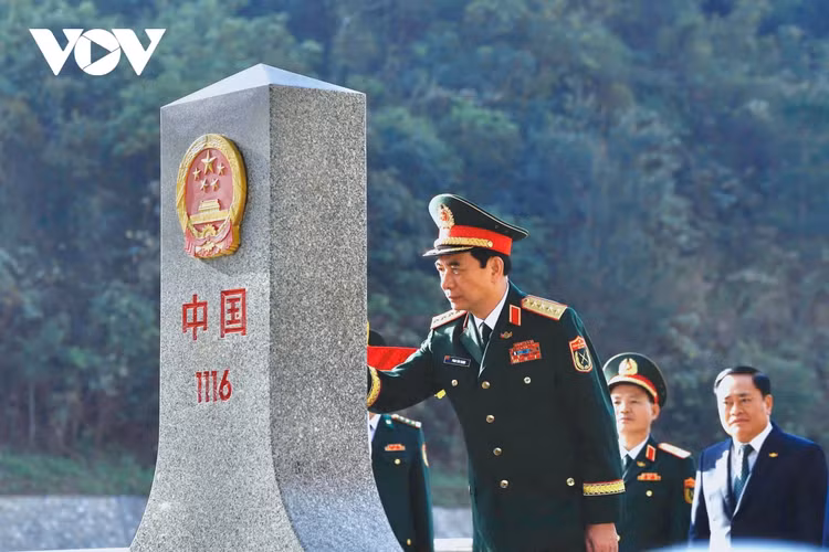 Dai tuong Phan Van Giang du Giao luu huu nghi quoc phong bien gioi Viet - Trung-Hinh-2