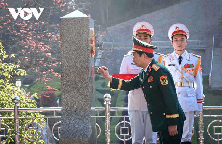 Dai tuong Phan Van Giang du Giao luu huu nghi quoc phong bien gioi Viet - Trung-Hinh-3