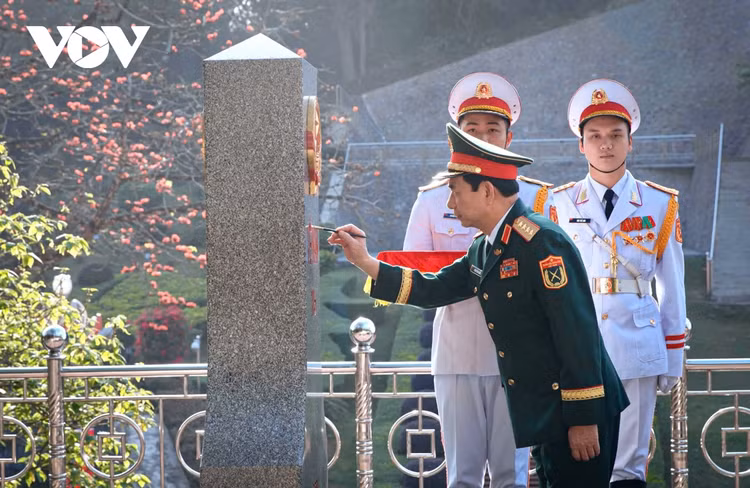 Dai tuong Phan Van Giang du Giao luu huu nghi quoc phong bien gioi Viet - Trung-Hinh-3