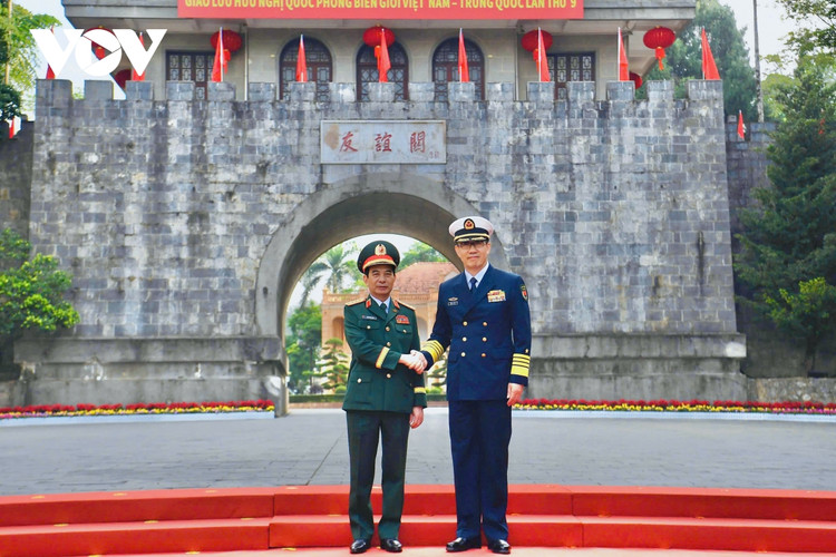 Dai tuong Phan Van Giang du Giao luu huu nghi quoc phong bien gioi Viet - Trung-Hinh-11