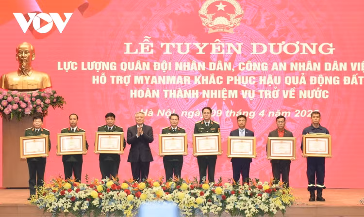 Thu tuong Pham Minh Chinh tuyen duong luc luong ho tro khac phuc dong dat tai Myanmar-Hinh-4