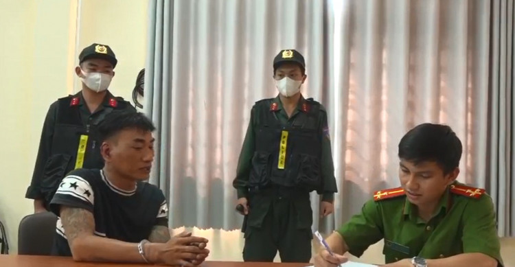 Băng nhóm này thu tiền của các tiểu thương chợ Bình Điền hằng tháng, không đóng chúng sẽ gây khó dễ, chửi bới, đe dọa. Ảnh congannhandan Băng nhóm này thu tiền của các tiểu thương chợ Bình Điền hằng tháng, không đóng chúng sẽ gây khó dễ, chửi bới, đe dọa. Ảnh congannhandan