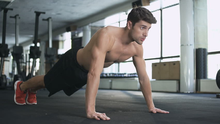 Lợi ích sức khỏe của việc tập luyện hít đất mỗi ngày