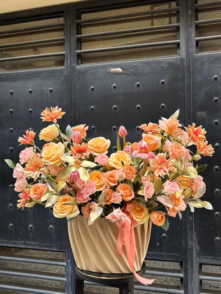 Hoa tươi tặng thầy cô giáo. Ảnh hongphucnguyen