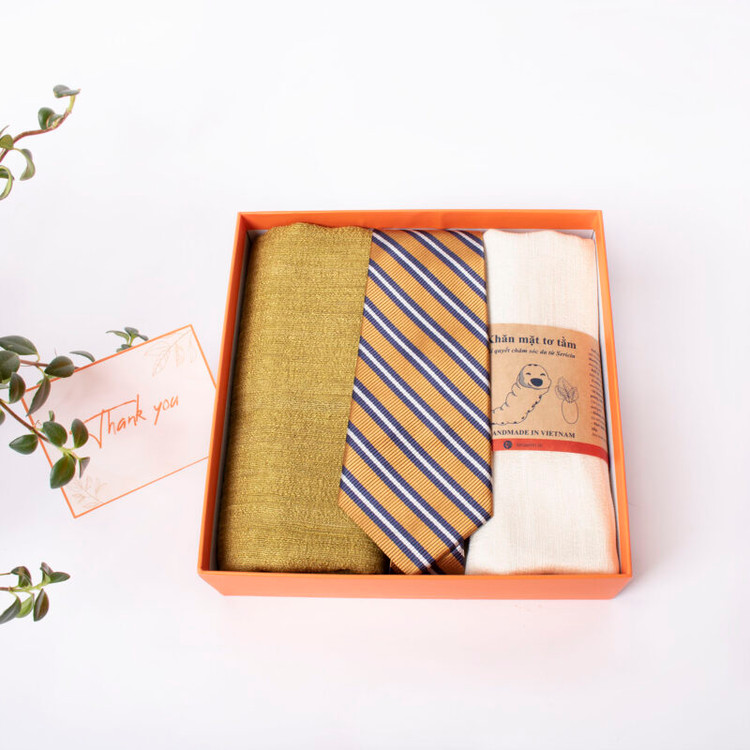 Cà vạt tặng thầy. Ảnh minh họa