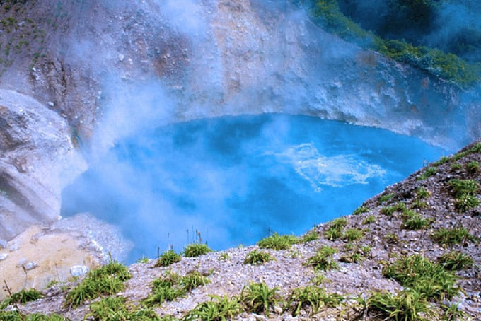 Boiling Lake là hồ nước sôi lớn thứ 2 thế giới, đứng sau hồ Frying Pan ở thung lũng Waimangu, gần Rotorua, New Zealand. Ảnh Khoahoc Boiling Lake là hồ nước sôi lớn thứ 2 thế giới, đứng sau hồ Frying Pan ở thung lũng Waimangu, gần Rotorua, New Zealand. Ảnh Khoahoc