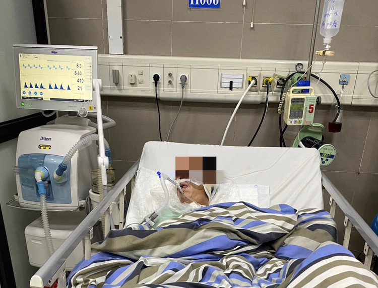 Nạn nhân ngộ độc khí CO đang cấp cứu tại Bệnh viện Đa khoa Lạng Sơn - Ảnh: BV Đa khoa Lạng Sơn Nạn nhân ngộ độc khí CO đang cấp cứu tại Bệnh viện Đa khoa Lạng Sơn - Ảnh: BV Đa khoa Lạng Sơn