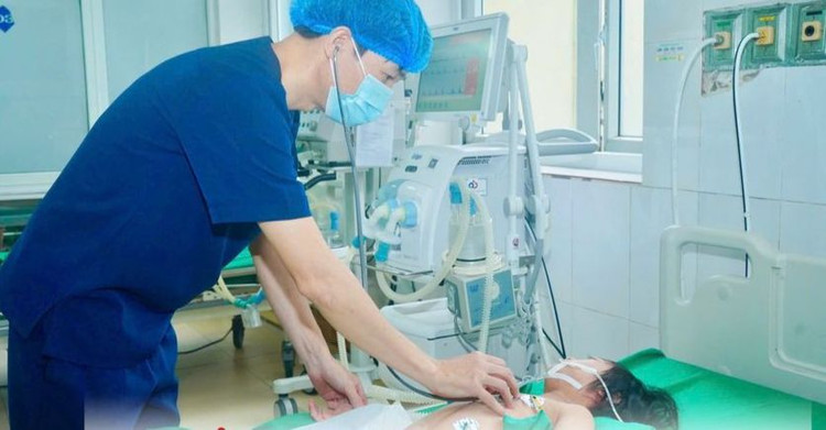 Bệnh nhi đang được điều trị tích cực tại bệnh viện. BVCC