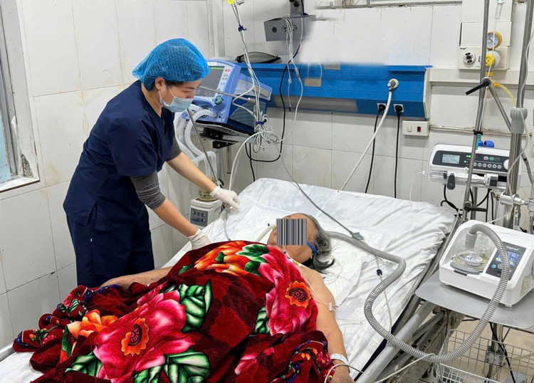 Bệnh nhân đang điều trị tại bệnh viện. Ảnh BVCC