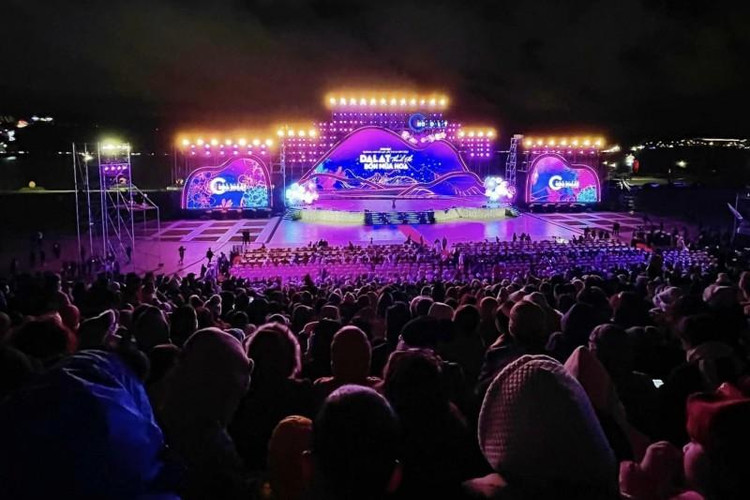 Toàn cảnh đêm khai mạc Festival Hoa Đà Lạt lần thứ 9 năm 2022.