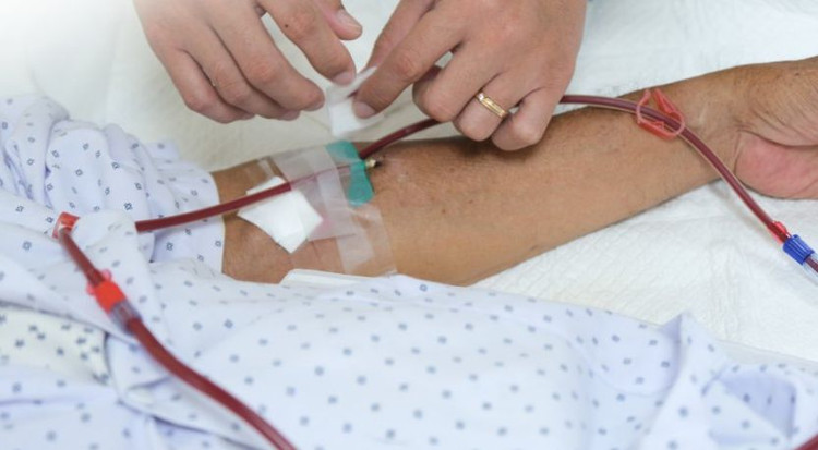 Suy thận sau... 3 tháng uống thuốc “trị bách bệnh”. Ảnh BVCC