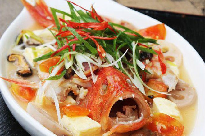 Hải sản tươi ngon nên khám phá tại đảo Phú Quý. Ảnh dulich.vn