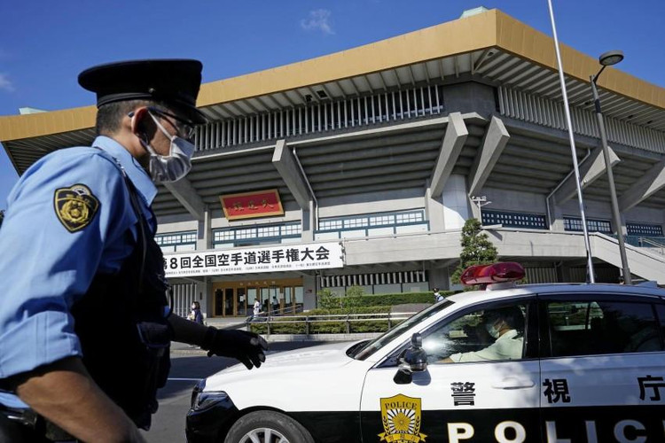 Cảnh sát Nhật Bản tuần tra trước lễ tang cựu Thủ tướng Nhật Bản Abe. Ảnh: Asahi