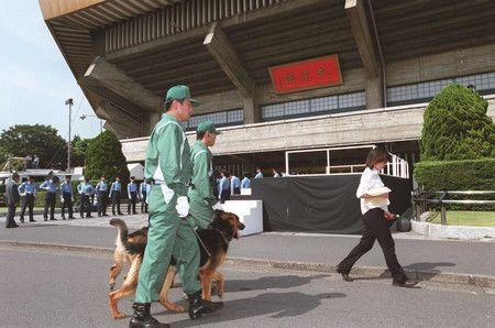 Lực lượng chống khủng bố làm nhiệm vụ trước lễ tang. Ảnh: NS
