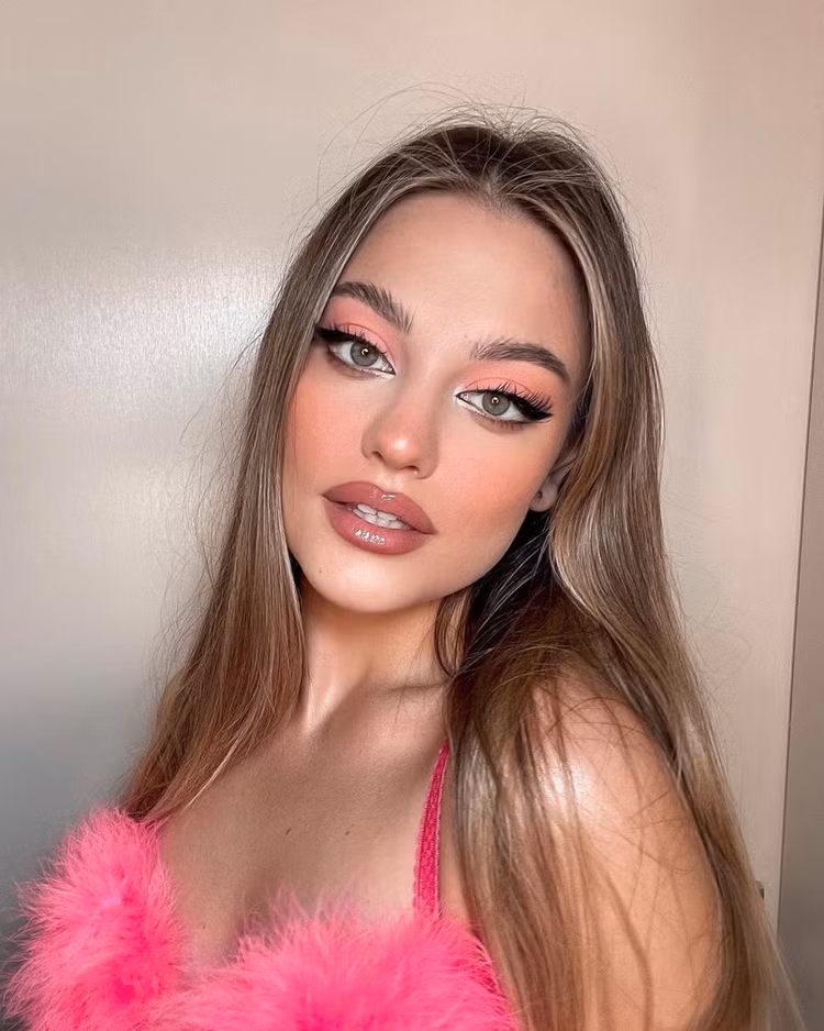 Những thỏi son này thiên về tông màu nude được “dự đoán” sẽ hot trong năm 2024. Ảnh Elle