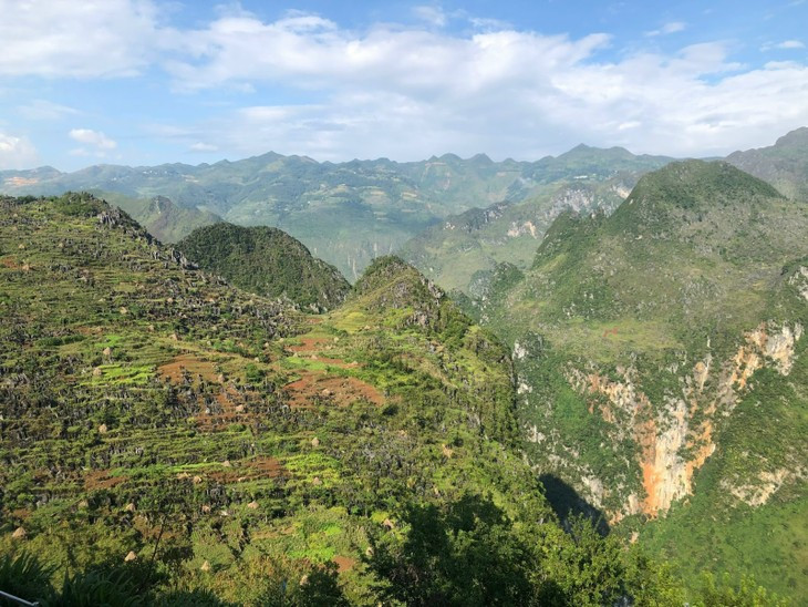 Cao nguyên đá Đồng Văn – Nơi đá nở hoa. Ảnh Thu Giang