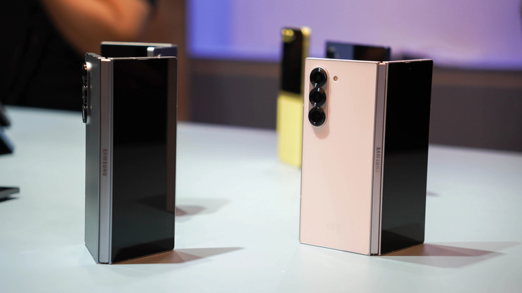 Galaxy Z Fold6: Đa nhiệm tối ưu với AI trên màn hình lớn. Ảnh Thế Anh
