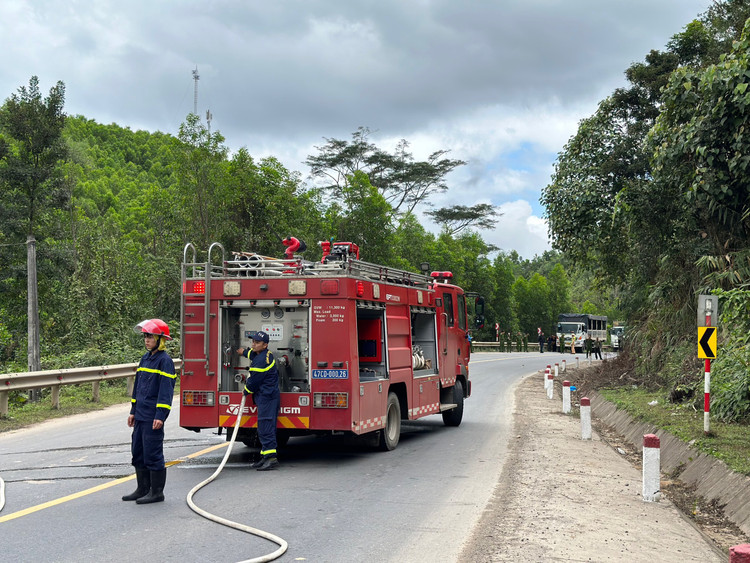 Đến khoảng 12 giờ 50 phút cùng ngày, đám cháy đã được dập tắt hoàn toàn.