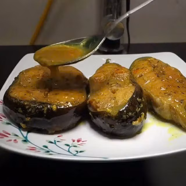 Cá leo chứa nhiều vitamin quan trọng như vitamin A, B, D, E, giúp tăng cường hệ miễn dịch, cải thiện thị lực, tốt cho da và tóc, hỗ trợ hệ thần kinh và tim mạch.