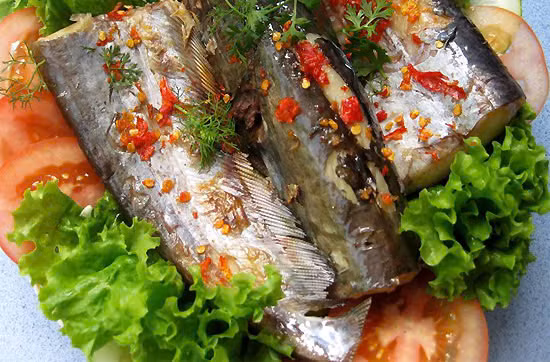 Cá leo là nguồn cung cấp protein dồi dào, giúp xây dựng và phát triển cơ bắp, hỗ trợ quá trình trao đổi chất và tăng cường sức khỏe tổng thể. Ảnh Internet