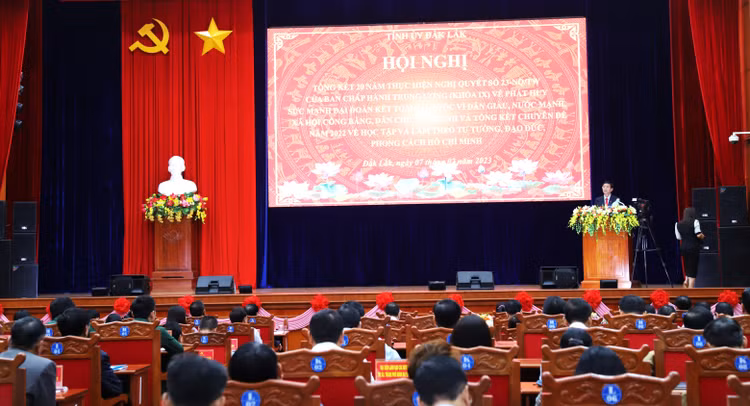 Toàn cảnh hội nghị.