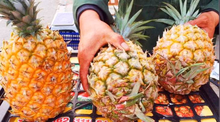 Cách chọn dứa tươi ngon, ngọt lịm.
