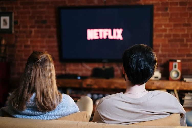 Netflix chặn chia sẻ tài khoản từ năm 2023 ảnh 1