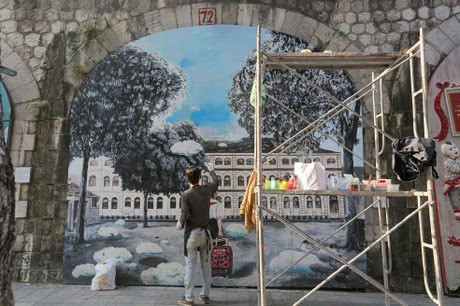 Hà Nội: Khôi phục phố bích họa Phùng Hưng sau thời gian xuống cấp ảnh 1