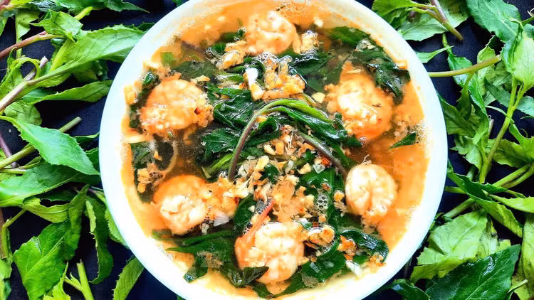 Trị mất ngủ: Thường xuyên ăn rau lủi tươi hoặc xào hay nấu canh ăn, sẽ có tác dụng an thần, điều hòa máu huyết, tạo điều kiện thuận lợi cho giấc ngủ tốt…. Ảnh minh họa