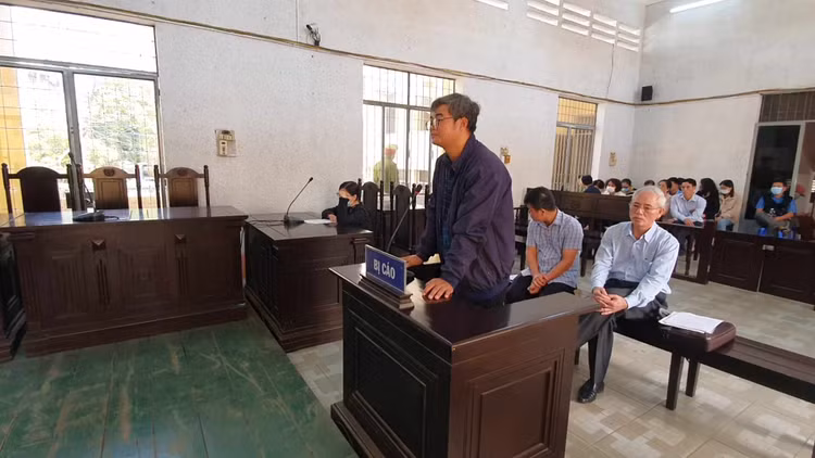 Các bị cáo tại phiên tòa.