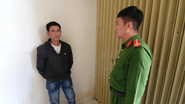 Đối tượng Nguyễn Đoàn Tú Khải tại cơ quan công an.