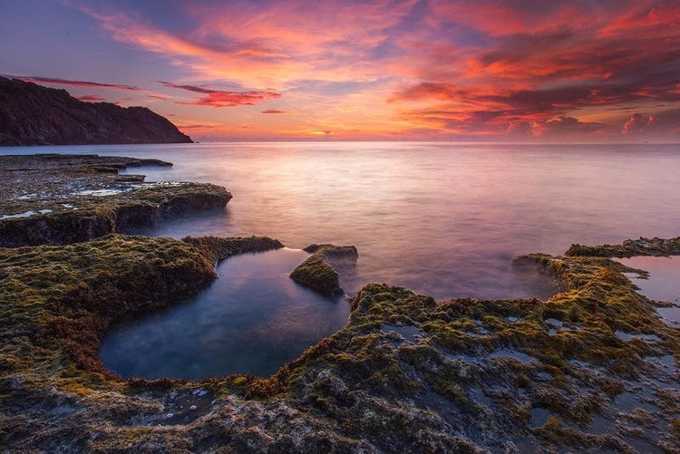 Khi hoàng hôn buông xuống, quang cảnh kỳ vĩ, hoang sơ nơi đây bỗng chốc trở nên vô cùng huyền ảo, mộng mị. Ảnh kyluc.vn