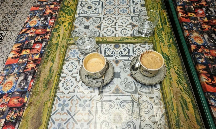 Cà phê trứng Vua và Hoàng hậu Bỉ thưởng thức. Ảnh Hidden Gem Cafe