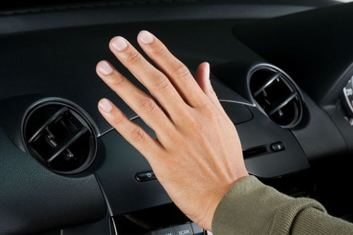 Mùa đông, sử dụng điều hòa trên ô tô như thế nào tốt cho sức khỏe? Ảnh minh họa