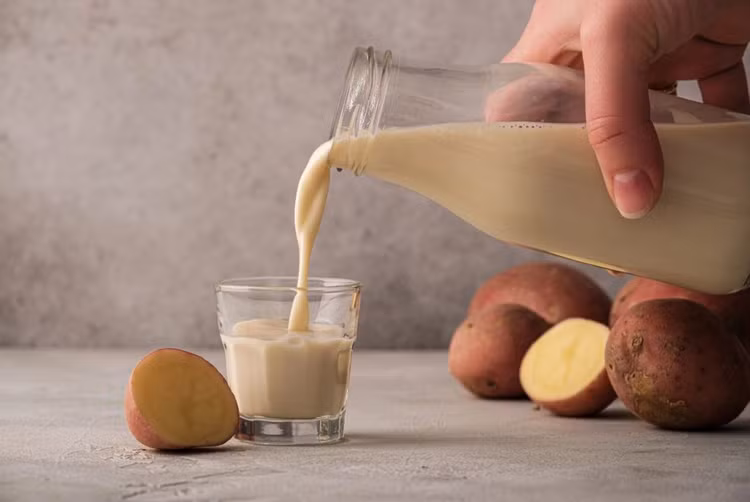 Mỗi ngày uống 1 ly nước ép khoai tây da sáng mịn, tăng cường miễn dịch. Ảnh minh họa