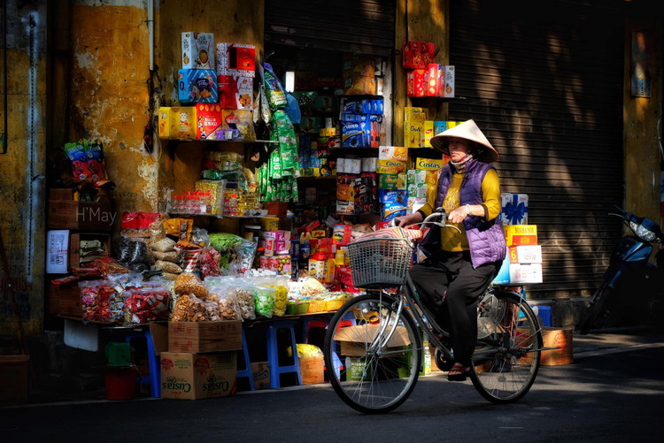 Nắng thu nhè nhẹ trên các con phố bình yên, đẹp nao lòng.