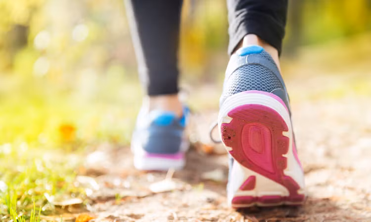 Sai lầm phổ biến khi đi bộ dễ gây bệnh tim mạch, hô hấp ảnh 1