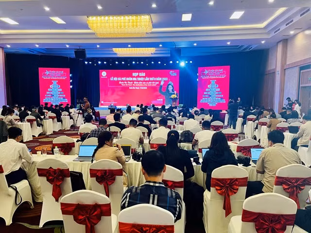 Quang cảnh buổi họp báo Lễ hội Cà phê Buôn Ma Thuột lần thứ 8 tại TP Buôn Ma Thuột, tỉnh Đắk Lắk.