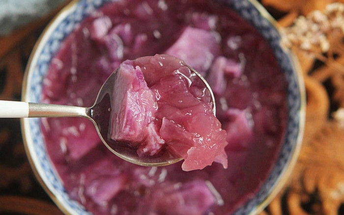 Trổ tài nấu chè dưỡng nhan từ khoai lang tím thơm ngon, khó cưỡng Trổ tài nấu chè dưỡng nhan từ khoai lang tím thơm ngon, khó cưỡng