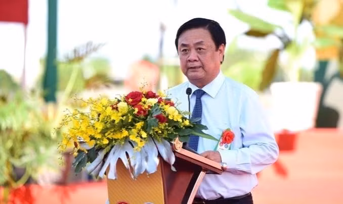 Ông Lê Minh Hoan- Bộ trưởng Bộ NN&amp;PTNT Việt Nam công bố lễ xuất khẩu chuyến hàng sầu riêng đầu tiên.