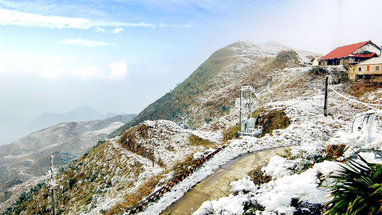 Chinh phục đỉnh Mẫu Sơn - Lạng Sơn. Ảnh Báo Kinh tế và đô thị