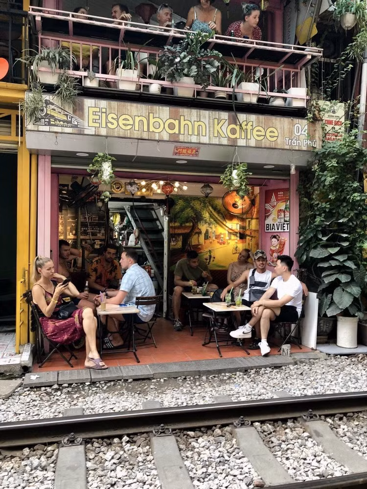 Du khách chủ yếu là người nước ngoài.