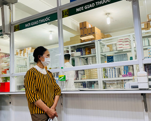 Việc thiếu thuốc, vật tư y tế có thể ảnh hưởng đến quá trình điều trị của người bệnh.