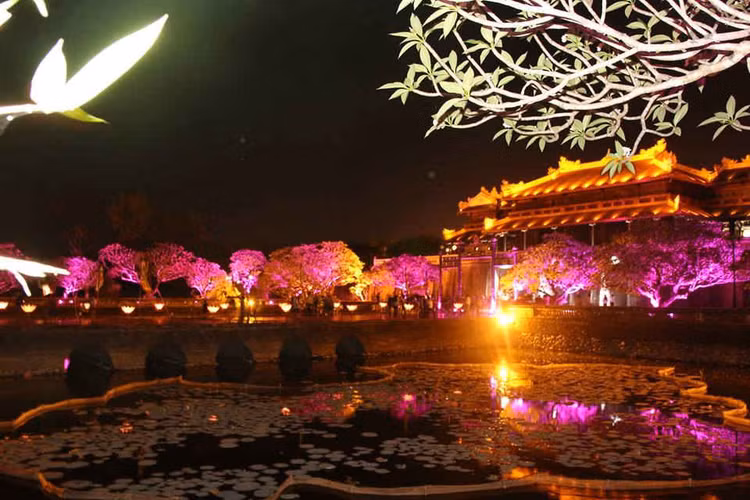 Mở cửa miễn phí du khách tham quan Đại nội Huế về đêm từ ngày 27/4 - 29/4. Ảnh baotainguyenvamoitruong