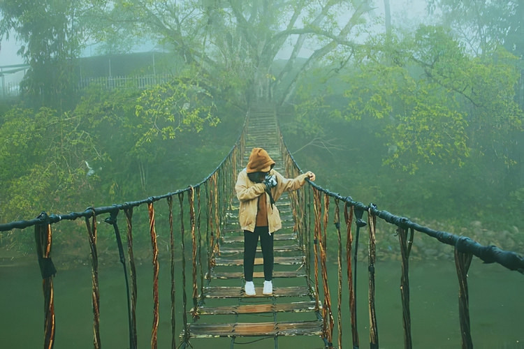 Cầu mây Tả Van được xây dựng với mục đích nối liền thị xã Tả Van và trung tâm thị trấn Sapa, giúp cho việc di chuyển của người dân địa phương trở nên thuận tiện hơn.