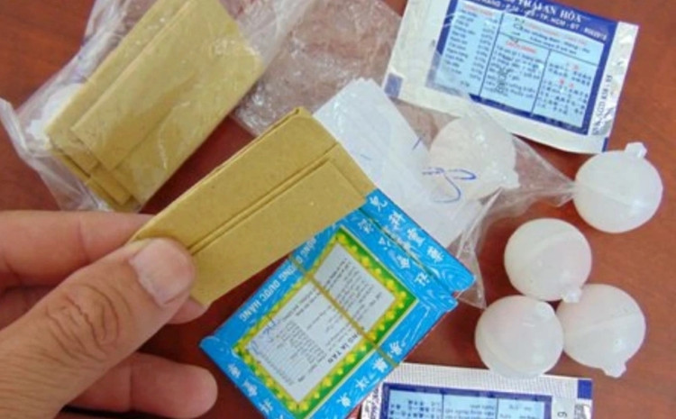 Cảnh giác với nhiều loại thuốc Đông y có chứa corticoid. Ảnh PKCC