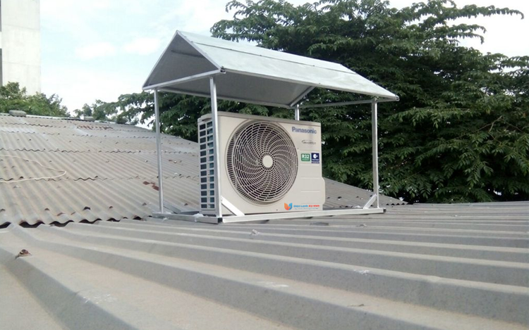 Có nên trang bị mái che cho cục nóng điều hòa?. Ảnh minh họa