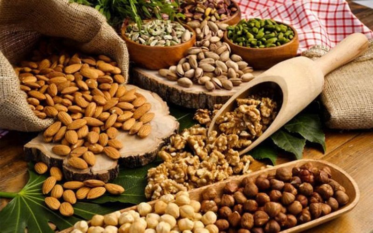 Ngũ cốc nguyên hạt sẽ gây khó tiêu hóa cho người bị viêm đại tràng. Ảnh minh họa