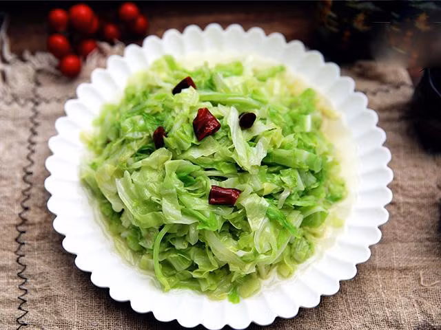 Điều gì xảy ra với cơ thể khi bạn ăn quá nhiều rau bắp cải?. Ảnh minh họa